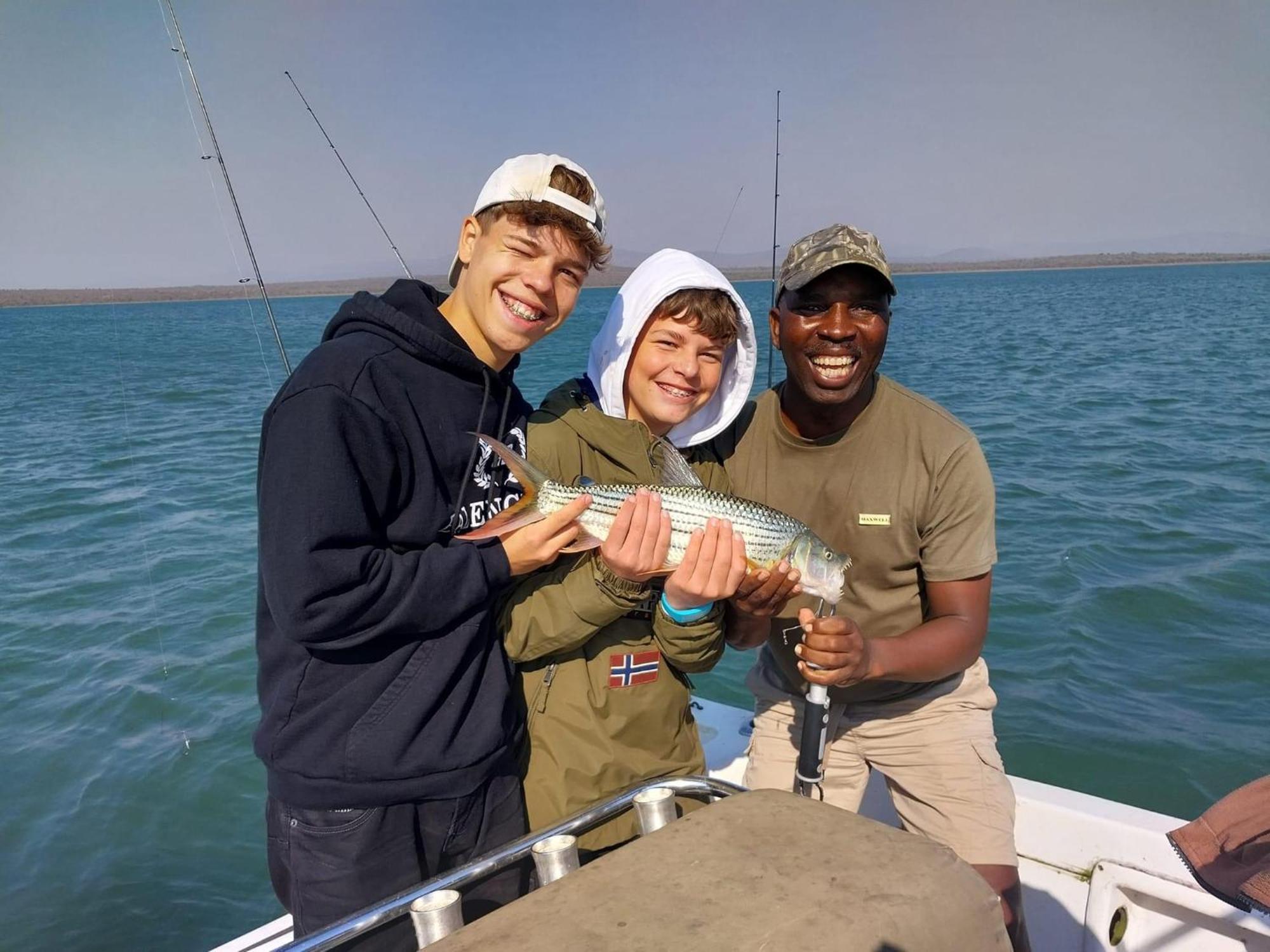Shayamoya Tiger Fishing And Game Lodge Понгола Екстериор снимка